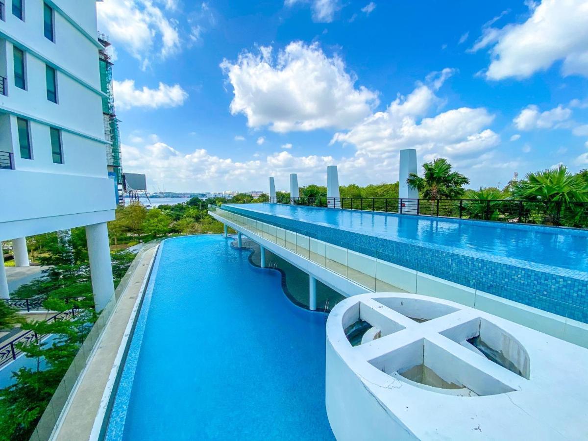 Apartment Marina View By Nest Bathtub & Seaview! Johor Bahru