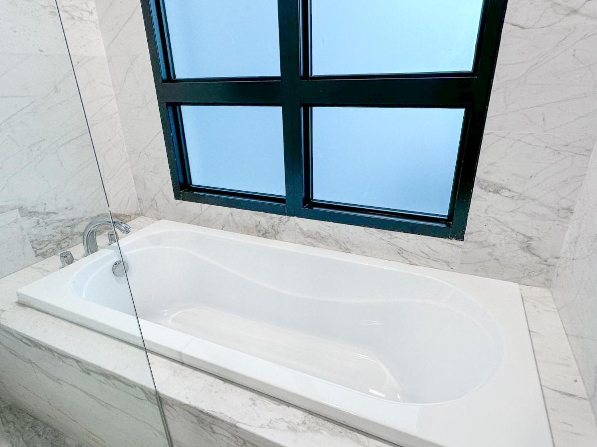 Marina View By Nest Bathtub & Seaview!